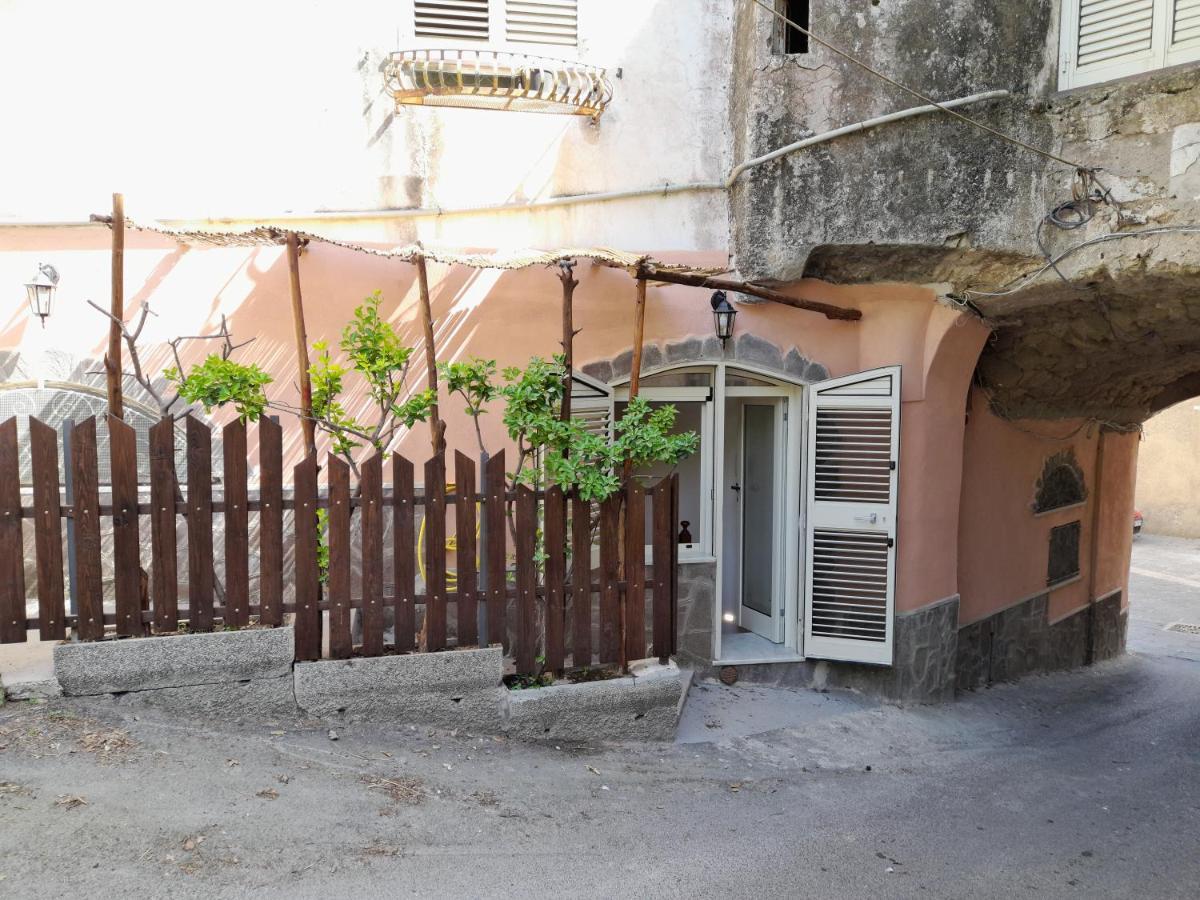 Mezza Torre B&B Procida Ngoại thất bức ảnh